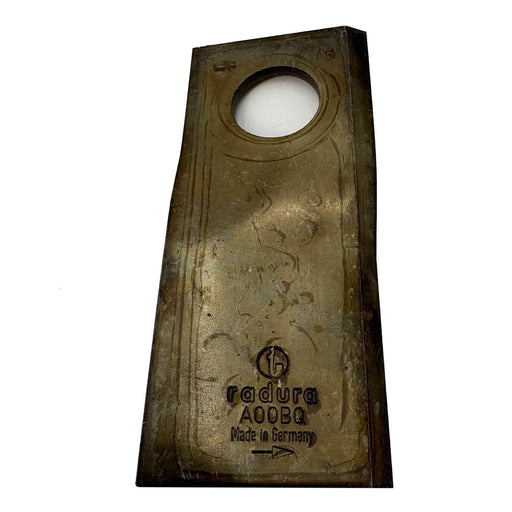 Schumacher A00BQ disc mower knife installed on cutterbar hay equipment